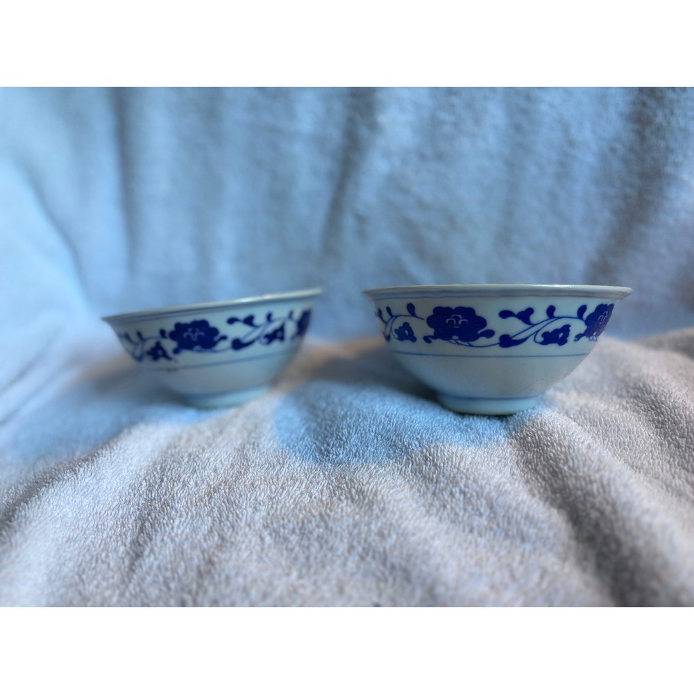 *VINTAGE* Chinese Blue & White Floral Porcelain Rice/Tea Bowls; Set of 2; 4.25"